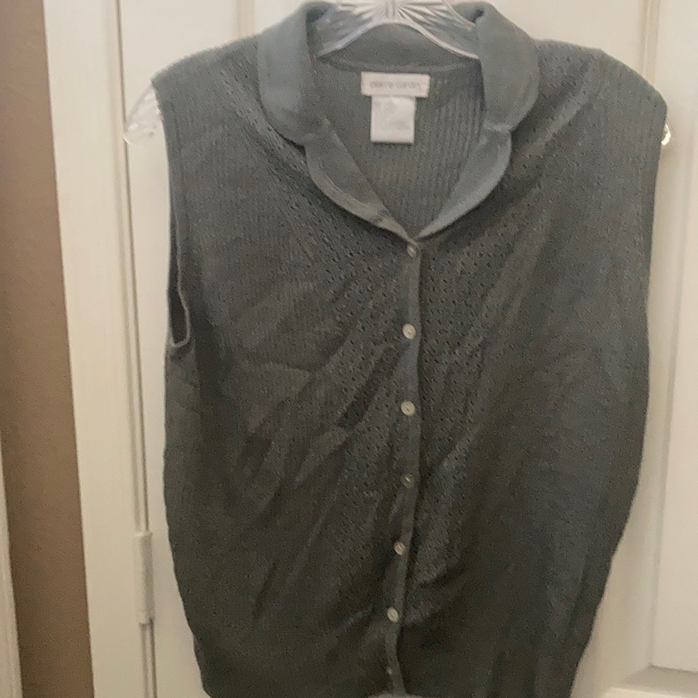 FINAL MARKDOWN Pierre Cardin knit top medium